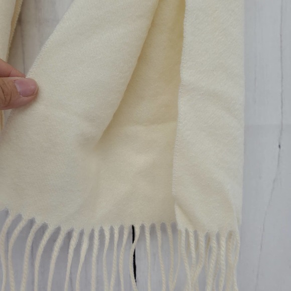 Selected By Liberty 100% Cashmere Ivory Oblong Scarf with Fringe - Picture 4 of 4